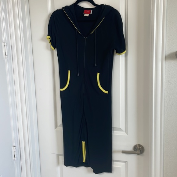 Sporty Dress - Picture 1 of 7